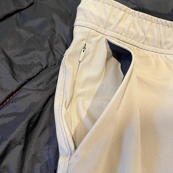 Reigning Champ Coach’s Jogger - Picture 5 of 7